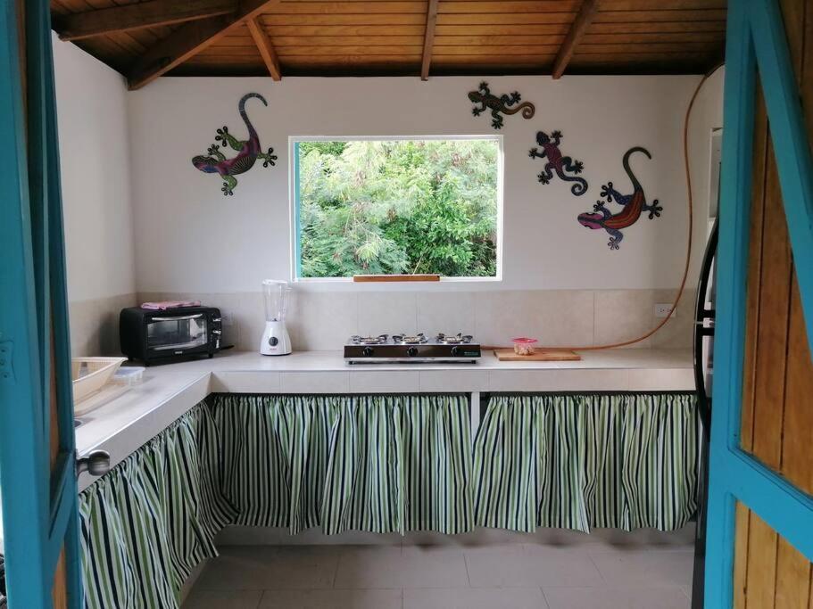 Mi Hermosa - Casa Islena A 70 Metros De La Playa Archibolds Dış mekan fotoğraf